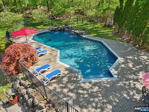 41 Snow Drive Mahwah NJ 07430