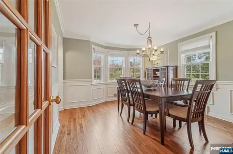 27 Highland Road Glen Rock NJ 07452