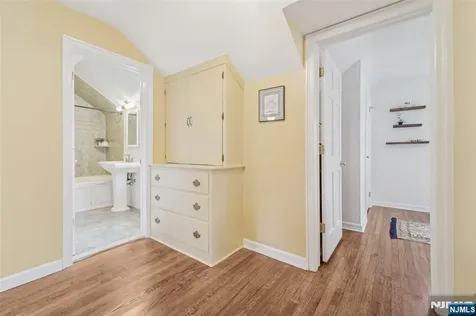 27 Highland Road Glen Rock NJ 07452