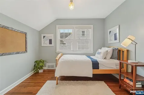 27 Highland Road Glen Rock NJ 07452