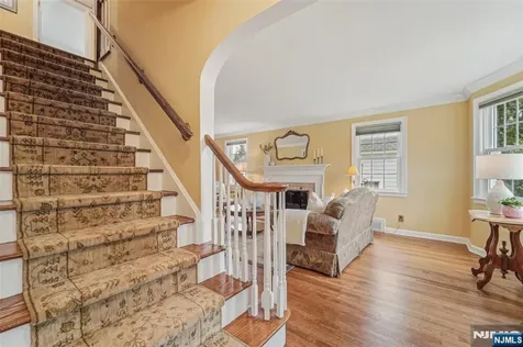27 Highland Road Glen Rock NJ 07452