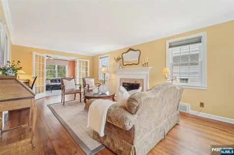 27 Highland Road Glen Rock NJ 07452
