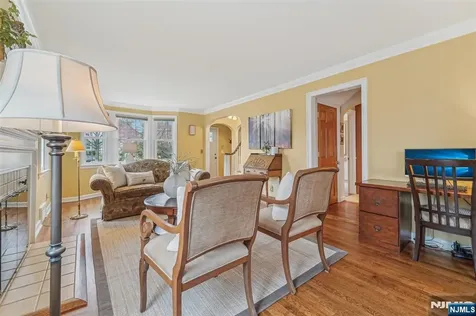 27 Highland Road Glen Rock NJ 07452