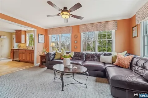 27 Highland Road Glen Rock NJ 07452