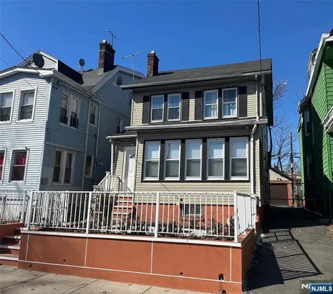 1041 Hunterdon Street Newark NJ 07112