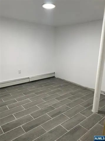 1041 Hunterdon Street Newark NJ 07112