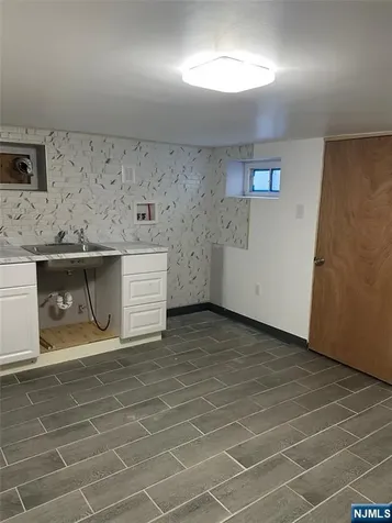 1041 Hunterdon Street Newark NJ 07112