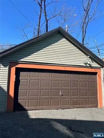1041 Hunterdon Street Newark NJ 07112