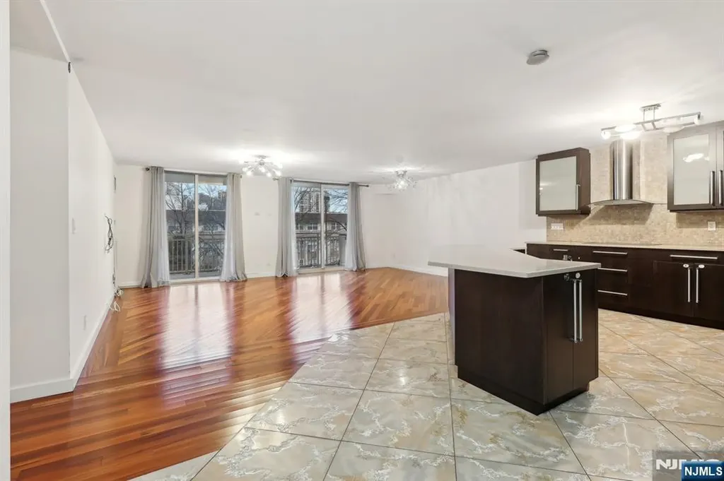 1077 River Road Edgewater NJ 07020