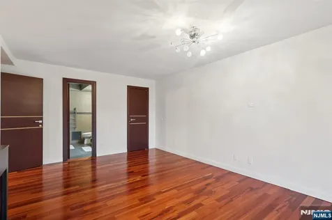 1077 River Road Edgewater NJ 07020