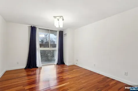1077 River Road Edgewater NJ 07020