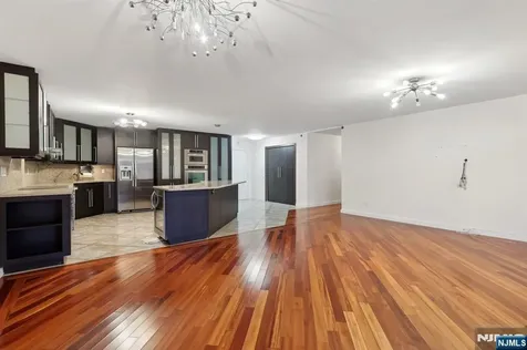 1077 River Road Edgewater NJ 07020