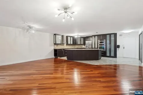 1077 River Road Edgewater NJ 07020