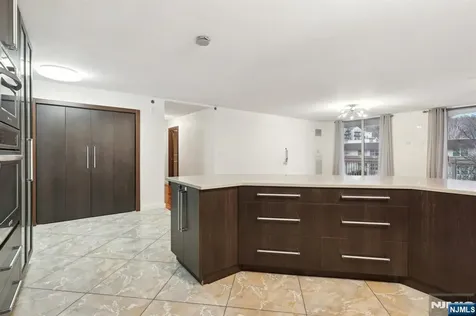 1077 River Road Edgewater NJ 07020