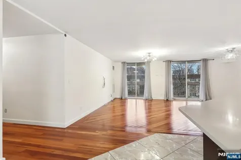 1077 River Road Edgewater NJ 07020