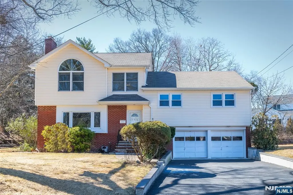 156 Jeffer Court Ridgewood NJ 07450