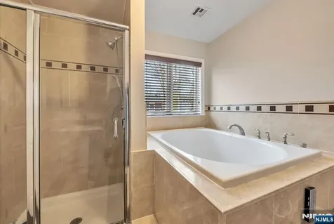 156 Jeffer Court Ridgewood NJ 07450