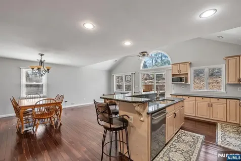 156 Jeffer Court Ridgewood NJ 07450