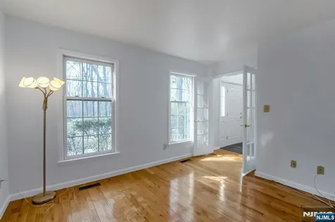34 Knickerbocker Lane Old Tappan NJ 07675