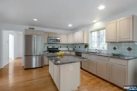 34 Knickerbocker Lane Old Tappan NJ 07675