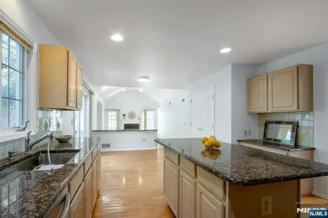 34 Knickerbocker Lane Old Tappan NJ 07675