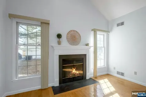 34 Knickerbocker Lane Old Tappan NJ 07675