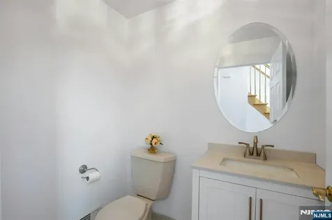 34 Knickerbocker Lane Old Tappan NJ 07675