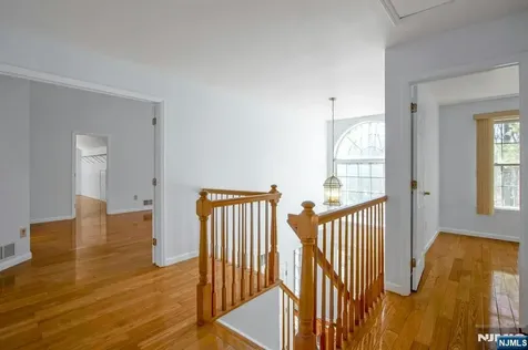 34 Knickerbocker Lane Old Tappan NJ 07675