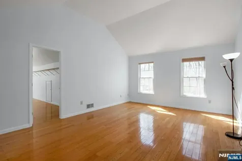 34 Knickerbocker Lane Old Tappan NJ 07675