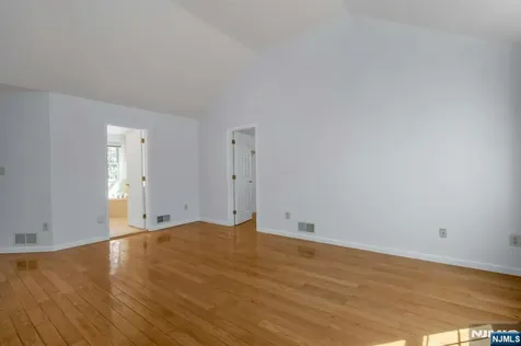 34 Knickerbocker Lane Old Tappan NJ 07675