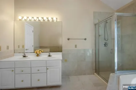34 Knickerbocker Lane Old Tappan NJ 07675