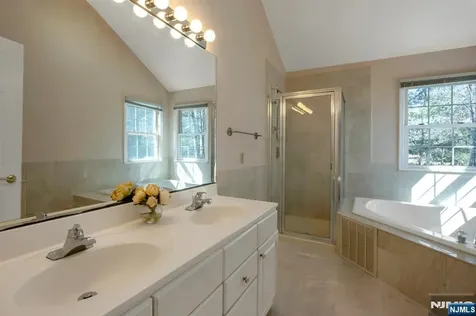 34 Knickerbocker Lane Old Tappan NJ 07675