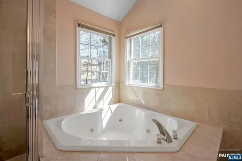 34 Knickerbocker Lane Old Tappan NJ 07675