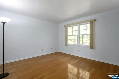 34 Knickerbocker Lane Old Tappan NJ 07675