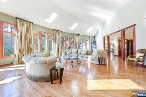 50 Rolling Ridge Road Upper Saddle River NJ 07458