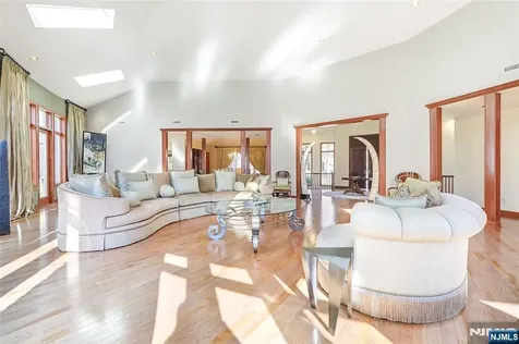 50 Rolling Ridge Road Upper Saddle River NJ 07458
