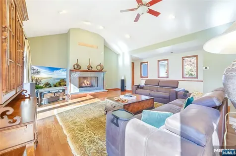 50 Rolling Ridge Road Upper Saddle River NJ 07458