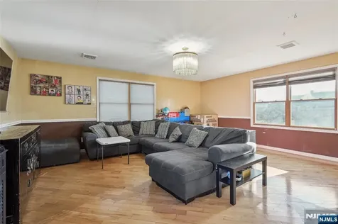 220 Webster Avenue Lyndhurst NJ 07071