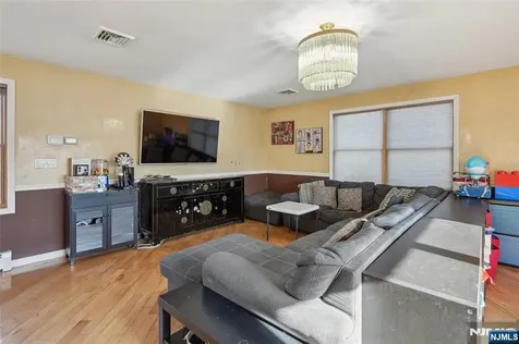 220 Webster Avenue Lyndhurst NJ 07071