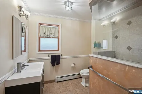 220 Webster Avenue Lyndhurst NJ 07071