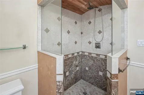 220 Webster Avenue Lyndhurst NJ 07071