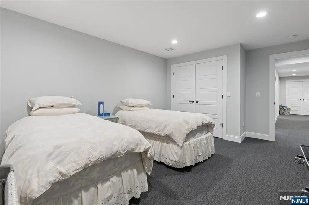 177 Baker Avenue Bergenfield NJ 07621