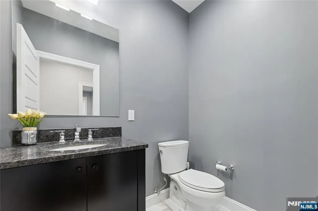 177 Baker Avenue Bergenfield NJ 07621