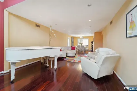 9 Tower Road Livingston NJ 07039