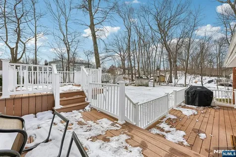 60 Cherokee Trail Oakland NJ 07436