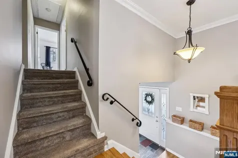 60 Cherokee Trail Oakland NJ 07436