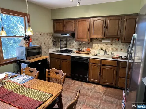 57A W Fairview Avenue Park Ridge NJ 07645