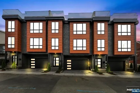 2404 3rd Street Fort Lee NJ 07024