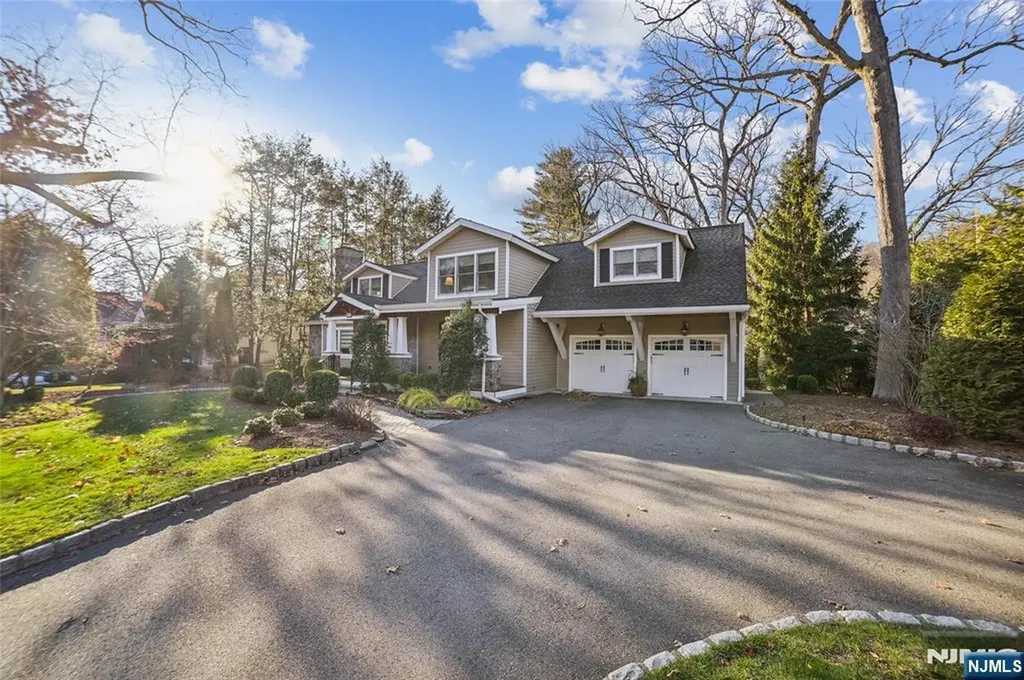 142 N Monroe Street Ridgewood NJ 07450