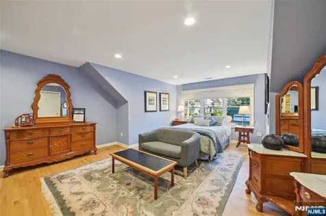 142 N Monroe Street Ridgewood NJ 07450